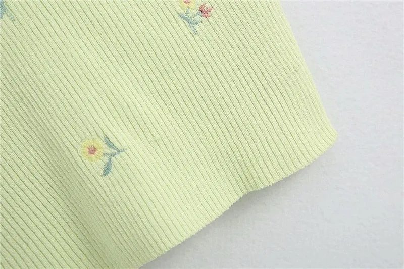 FLORAL EMBROIDERY TOP
