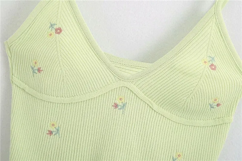 FLORAL EMBROIDERY TOP