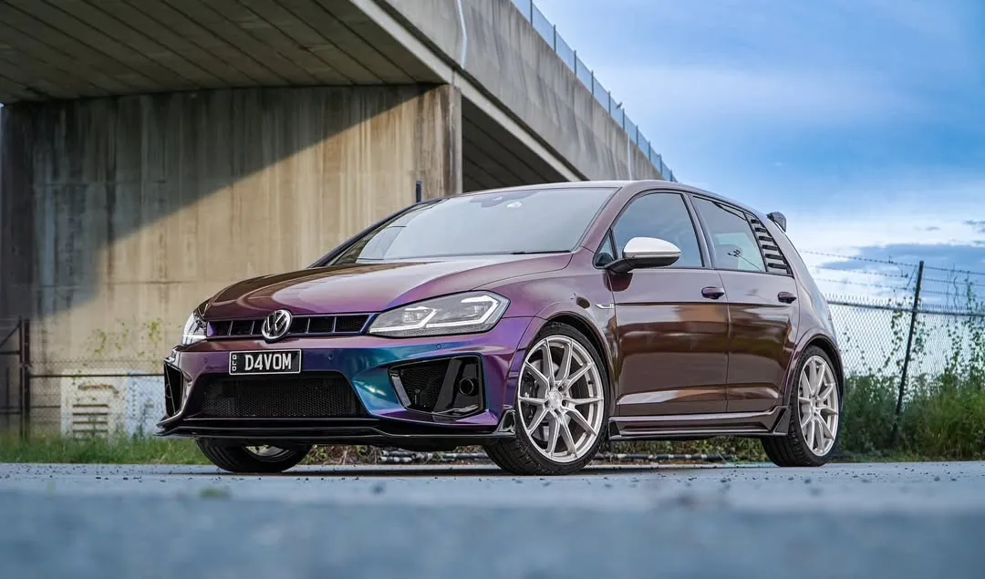 Robot Craftsman Side Skirts and Extensions for Volkswagen Golf R GTI MK7/7.5 Carbon Fiber/FRP
