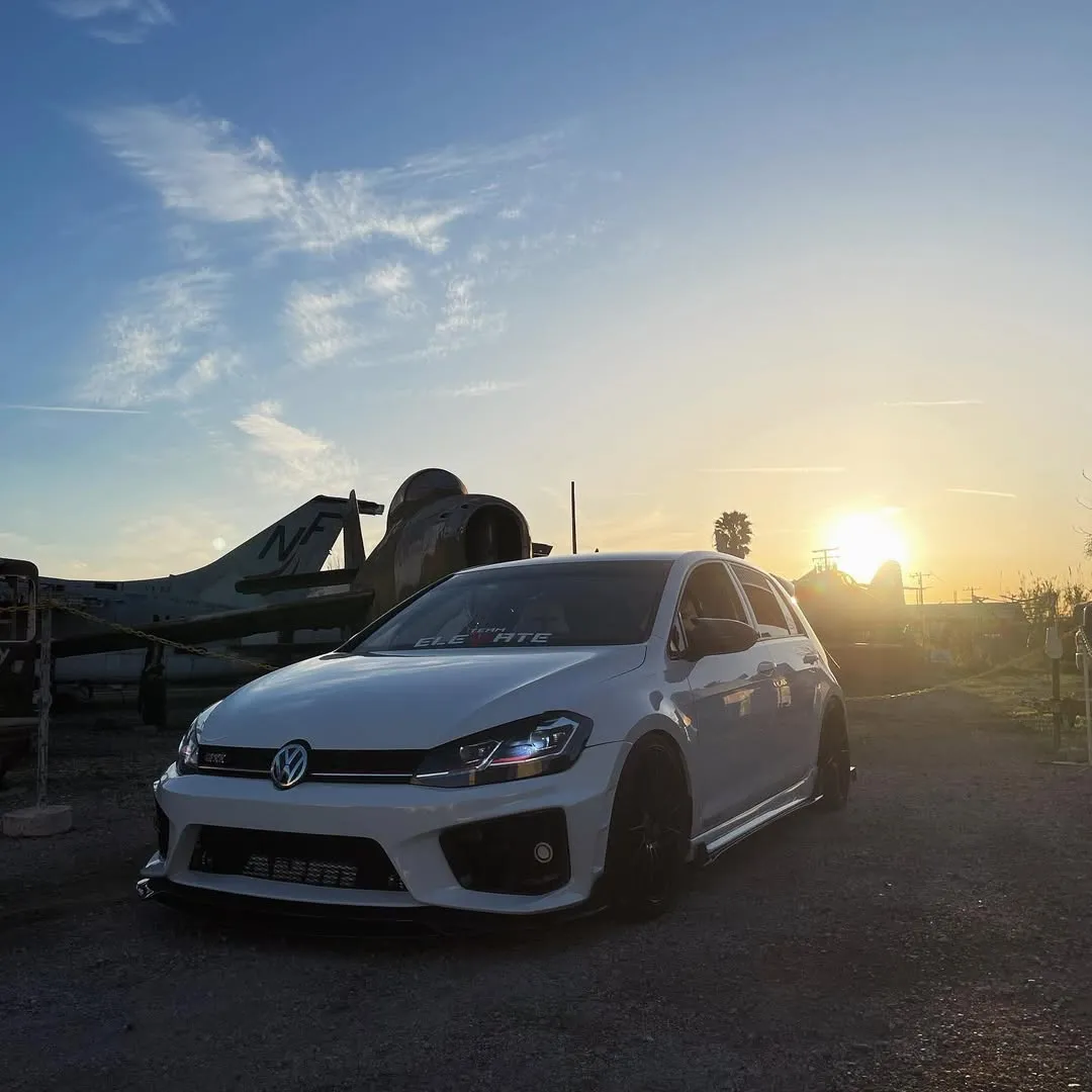 Robot Craftsman Side Skirts and Extensions for Volkswagen Golf R GTI MK7/7.5 Carbon Fiber/FRP