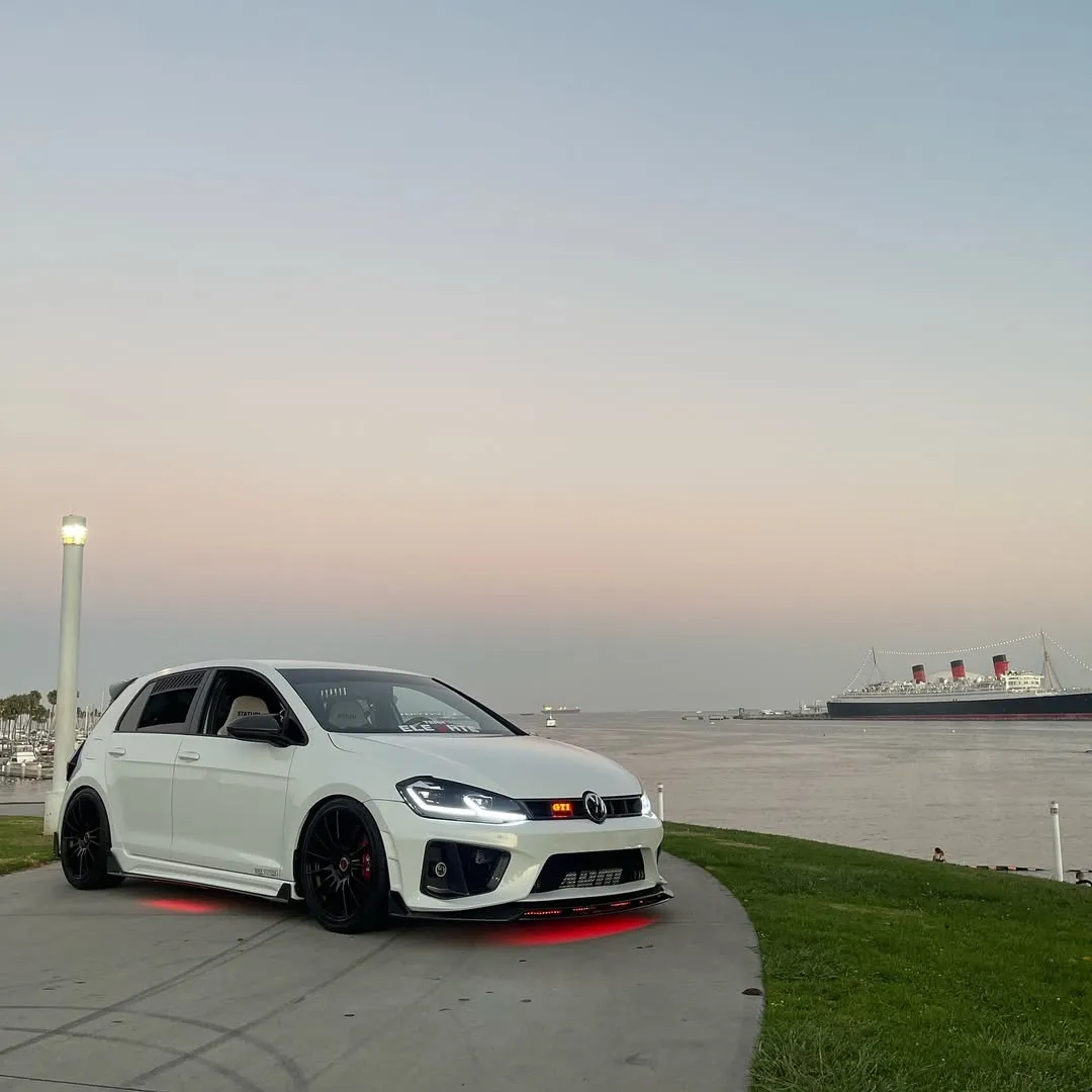 Robot Craftsman Side Skirts and Extensions for Volkswagen Golf R GTI MK7/7.5 Carbon Fiber/FRP