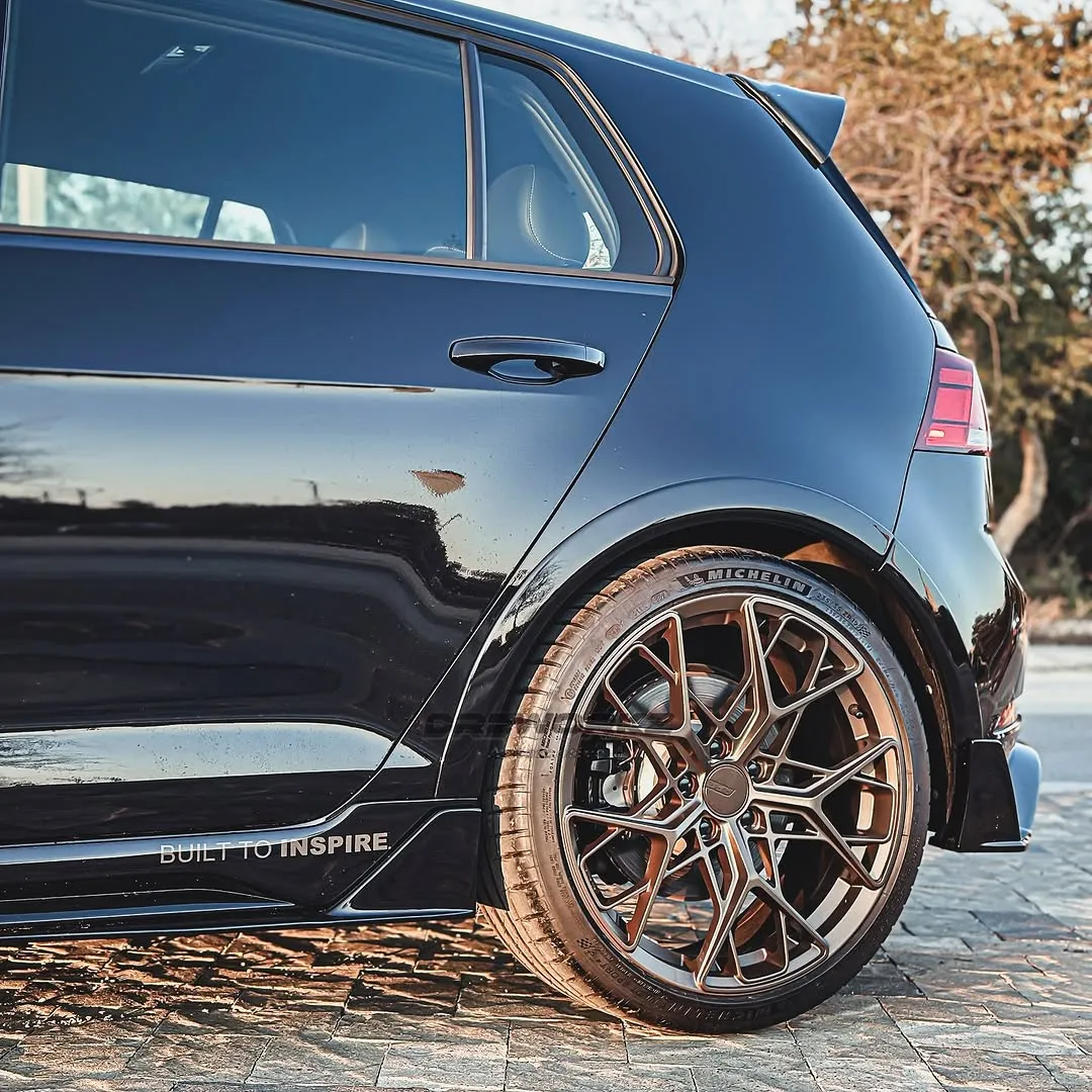 Robot Craftsman Side Skirts and Extensions for Volkswagen Golf R GTI MK7/7.5 Carbon Fiber/FRP
