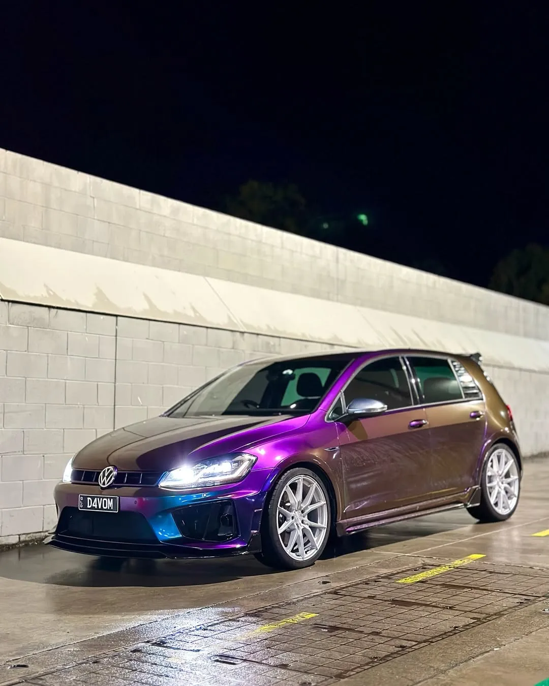 Robot Craftsman Side Skirts and Extensions for Volkswagen Golf R GTI MK7/7.5 Carbon Fiber/FRP